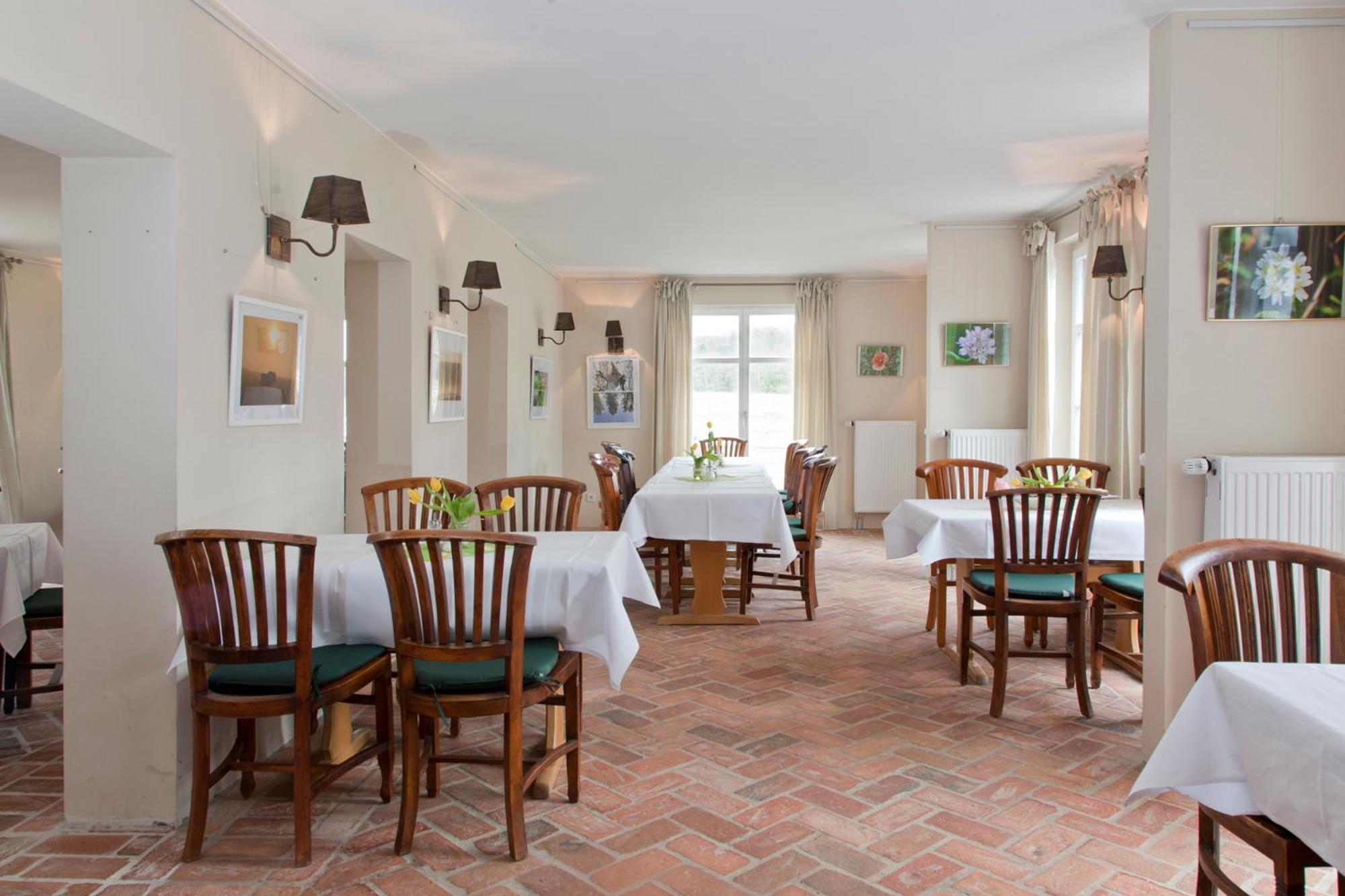 Gut Sarnow - Hotel Und Restaurant Schorfheide Exterior photo