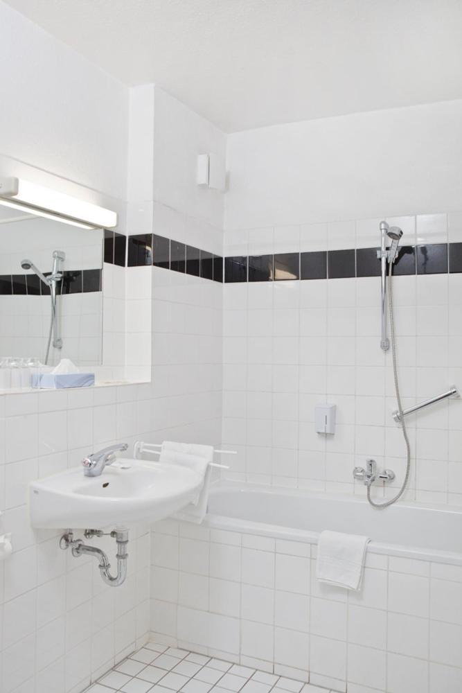 Gut Sarnow - Hotel Und Restaurant Schorfheide Room photo